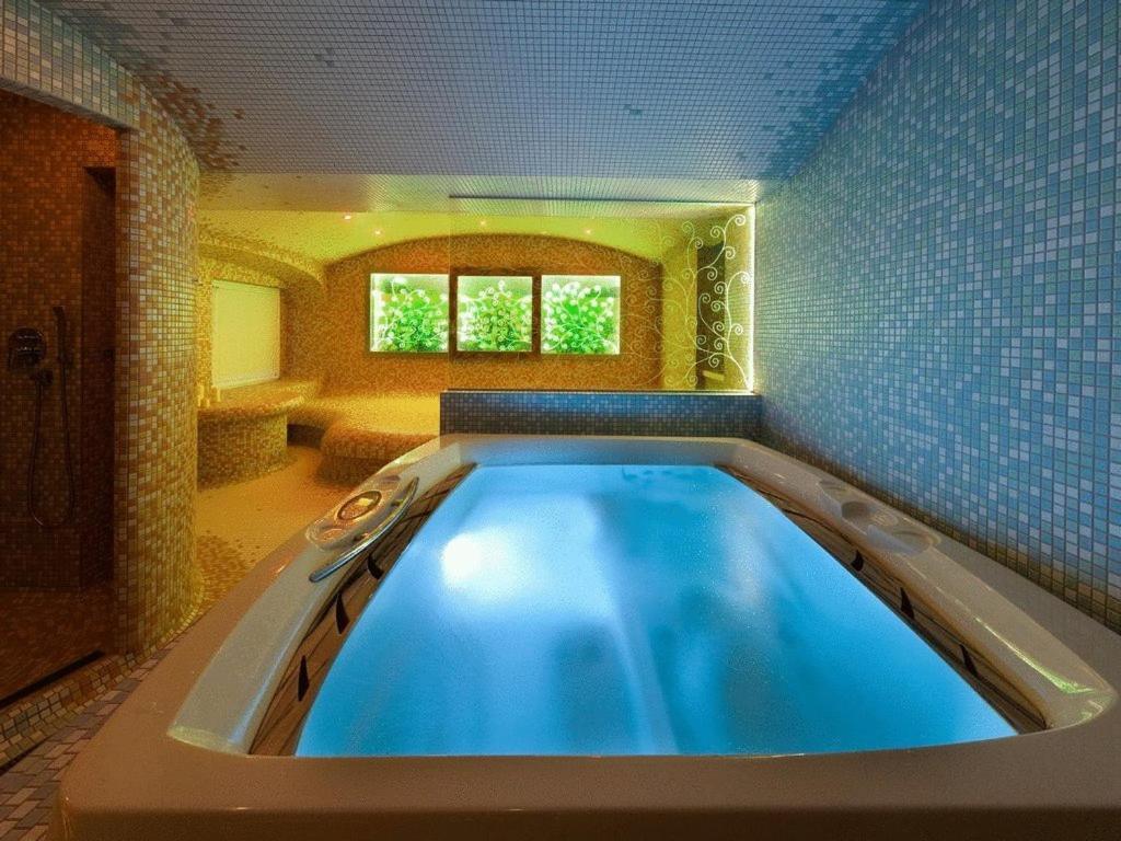 Zamecky Hotel Zlaty Orel هرانيتسه المظهر الخارجي الصورة