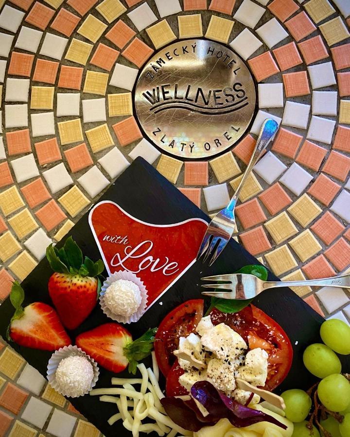 Zamecky Hotel Zlaty Orel هرانيتسه المظهر الخارجي الصورة