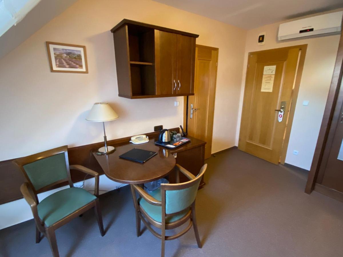 Zamecky Hotel Zlaty Orel هرانيتسه المظهر الخارجي الصورة