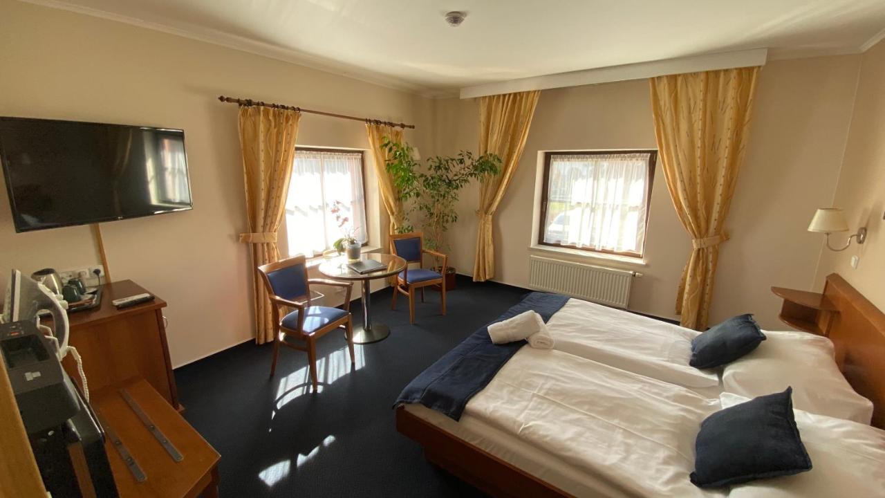 Zamecky Hotel Zlaty Orel هرانيتسه المظهر الخارجي الصورة