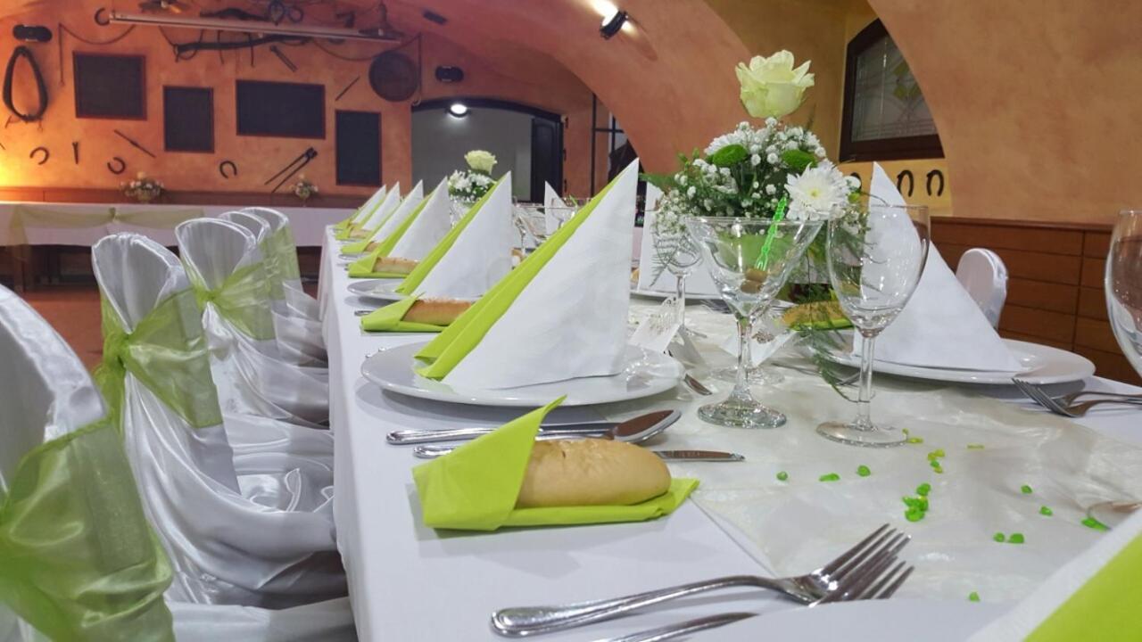 Zamecky Hotel Zlaty Orel هرانيتسه المظهر الخارجي الصورة