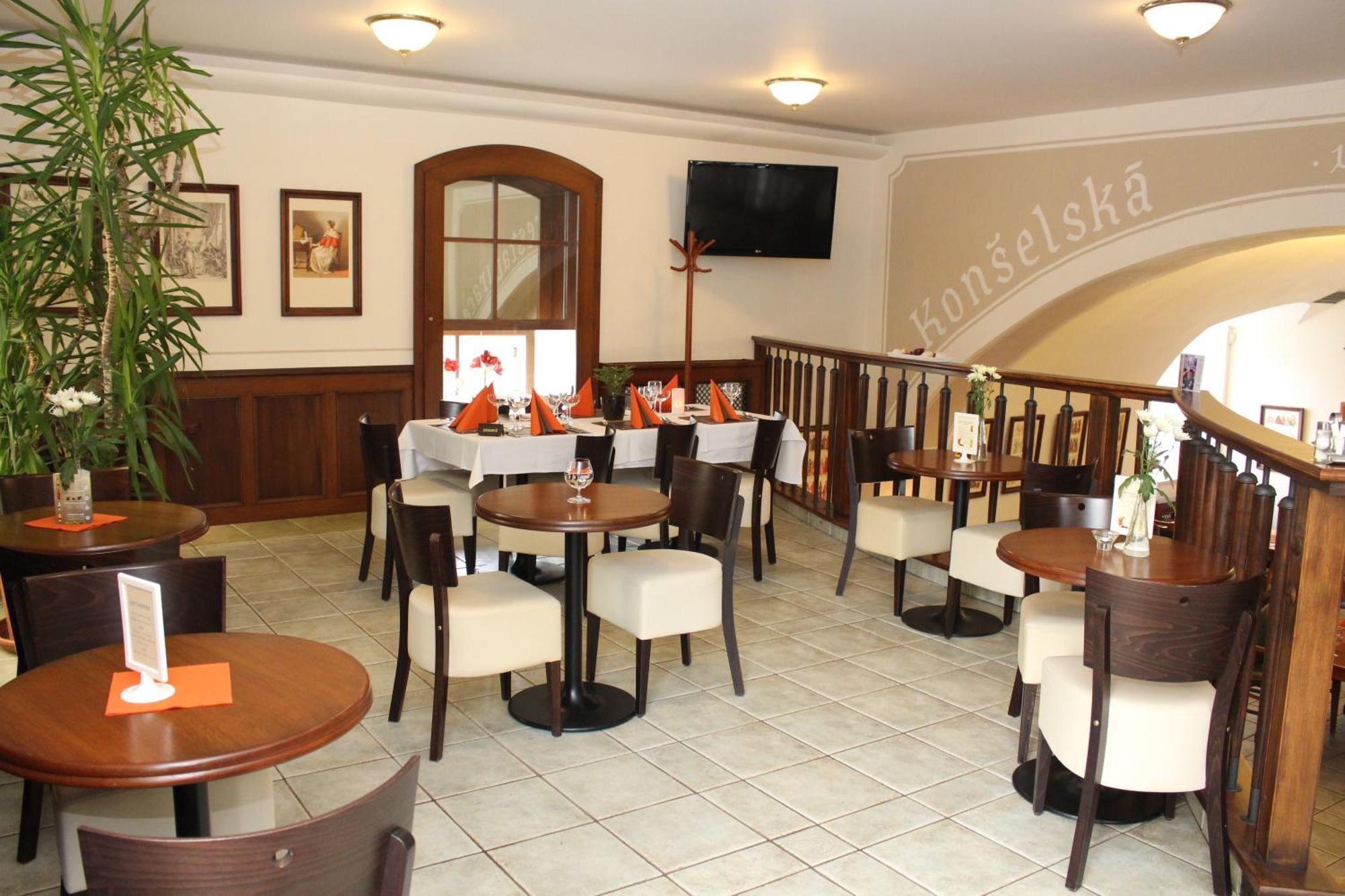 Zamecky Hotel Zlaty Orel هرانيتسه المظهر الخارجي الصورة