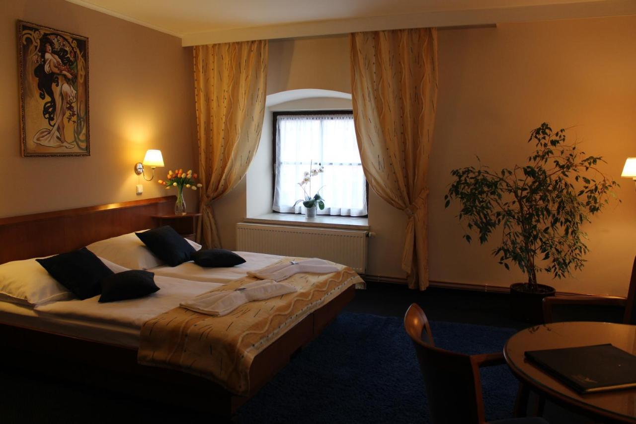 Zamecky Hotel Zlaty Orel هرانيتسه المظهر الخارجي الصورة