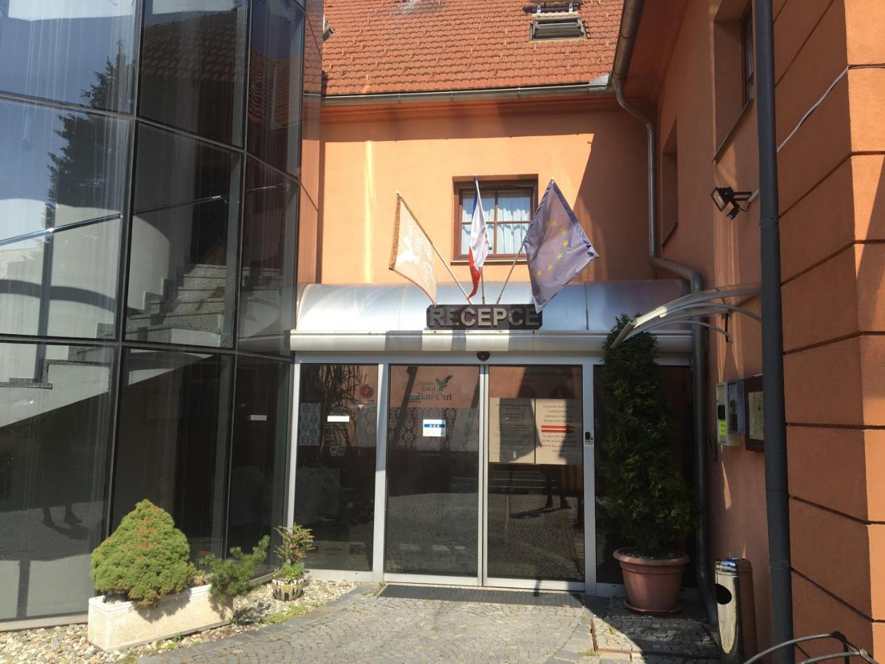 Zamecky Hotel Zlaty Orel هرانيتسه المظهر الخارجي الصورة