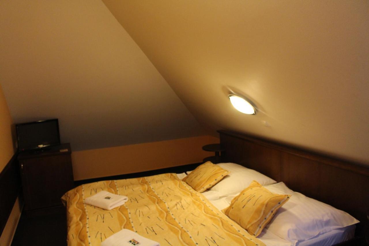 Zamecky Hotel Zlaty Orel هرانيتسه المظهر الخارجي الصورة