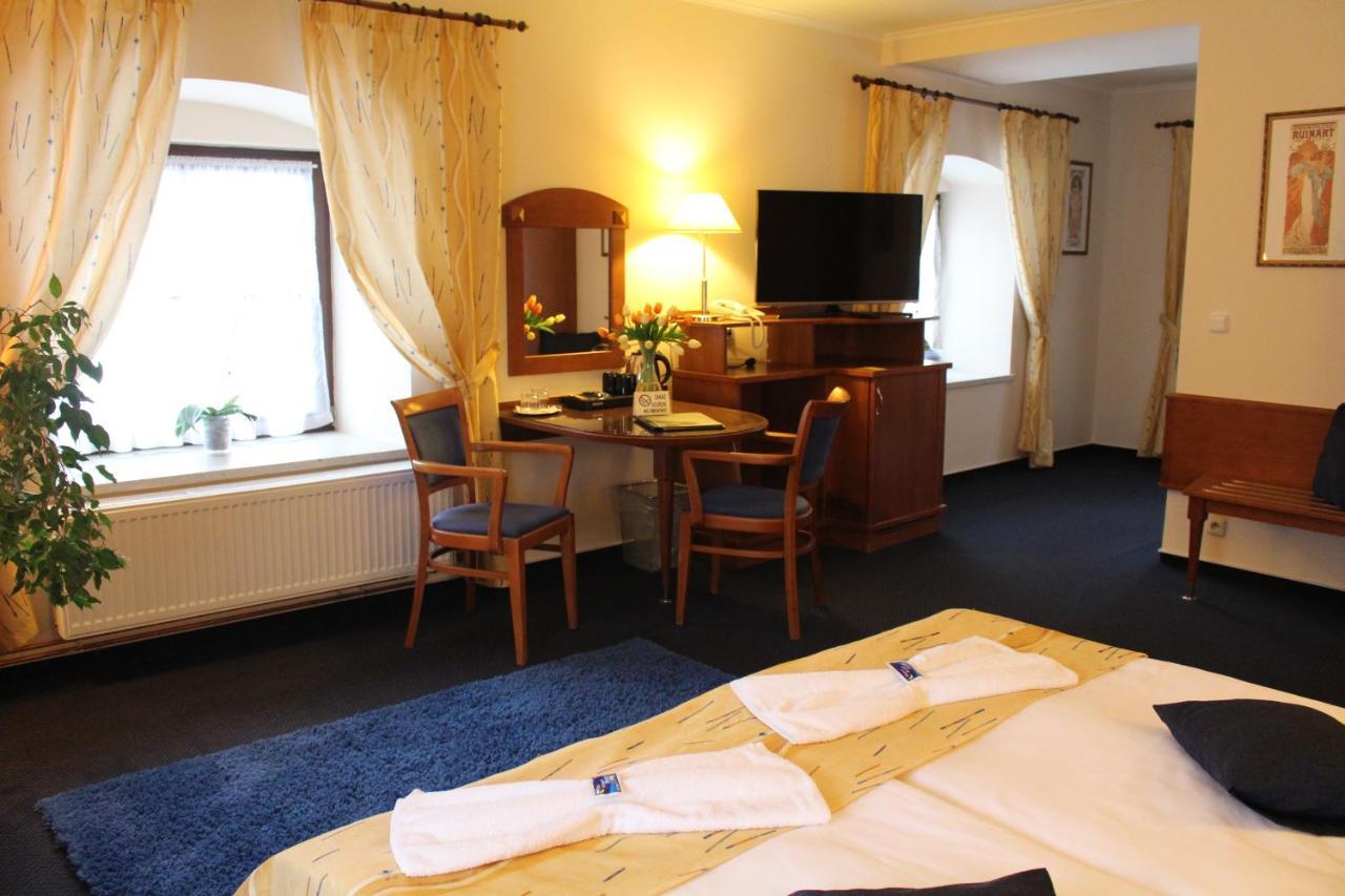 Zamecky Hotel Zlaty Orel هرانيتسه المظهر الخارجي الصورة